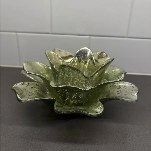 Silver and Green Glass Flower Candle Holder - Picture 4 of 6